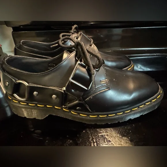 Dr. Martens Henree Lace Up Buckle Derby Shoes Sz UK6/US Women 8/Men 7 - Picture 3 of 6